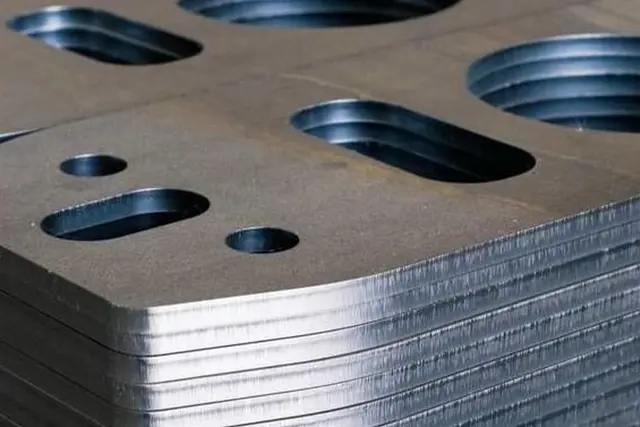 LaserPron leikkaama metalliosa 6