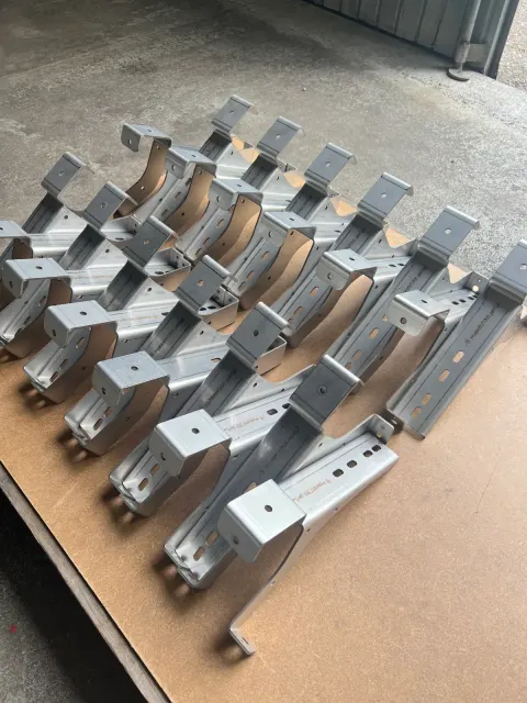 LaserPron leikkaama metalliosa 22