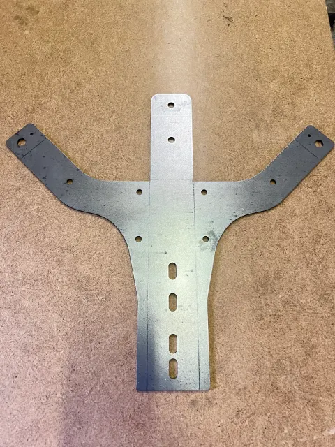 LaserPron leikkaama metalliosa 24